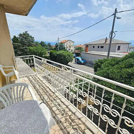 In 15306 Apartamento Novi Vinodolski